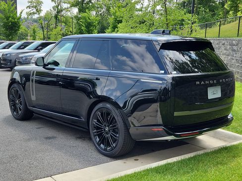 New 2025 Land Rover Range Rover SE image 12