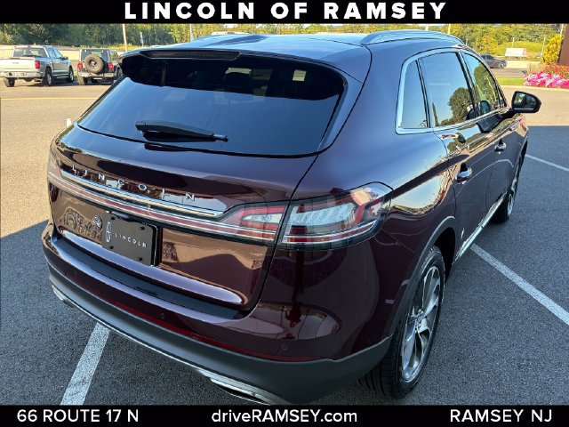 Used 2023 Lincoln Nautilus Reserve AWD/4WD image 9