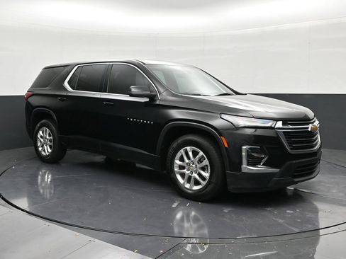 Used 2023 Chevrolet Traverse LS FWD image 7
