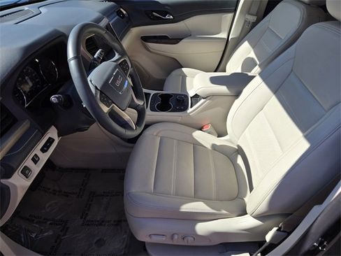 Used 2023 GMC Acadia Denali image 11