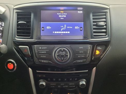 Used 2019 Nissan Pathfinder SV AWD/4WD image 25