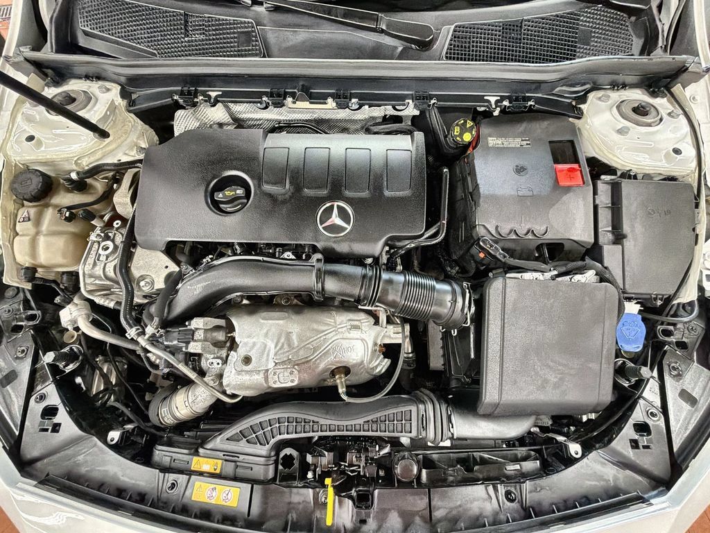 Used 2022 Mercedes-Benz CLA 250 4MATIC image 17