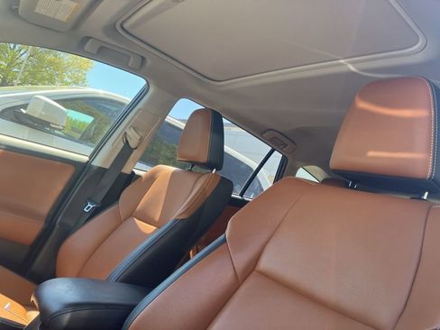 Used 2017 Toyota RAV4 Limited image 13