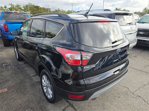 Used 2018 Ford Escape SE w/ SE Sync 3 Package image 4