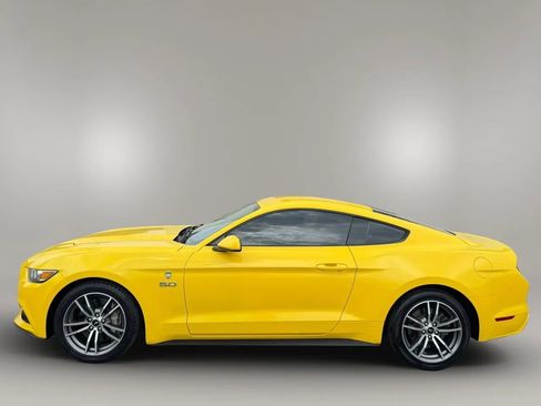 Used 2017 Ford Mustang GT RWD image 4