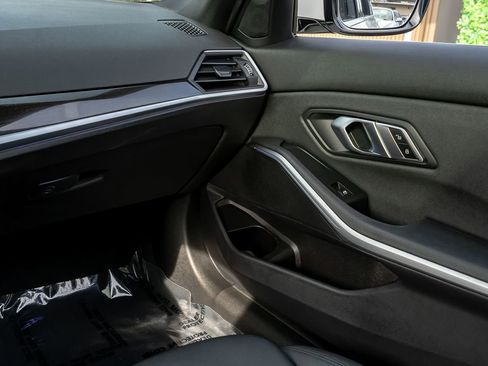 Used 2020 BMW 330i xDrive Sedan w/ Convenience Package image 24