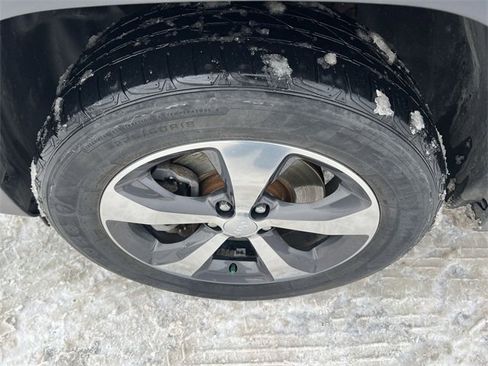 Used 2019 Jeep Cherokee Limited image 12