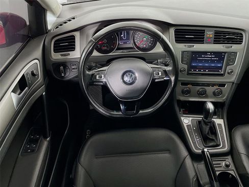 Used 2016 Volkswagen Golf Limited Edition image 24