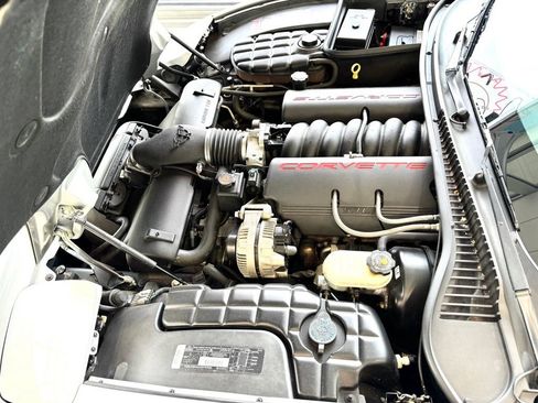 Used 1998 Chevrolet Corvette Coupe w/ Memory Pkg RWD image 17