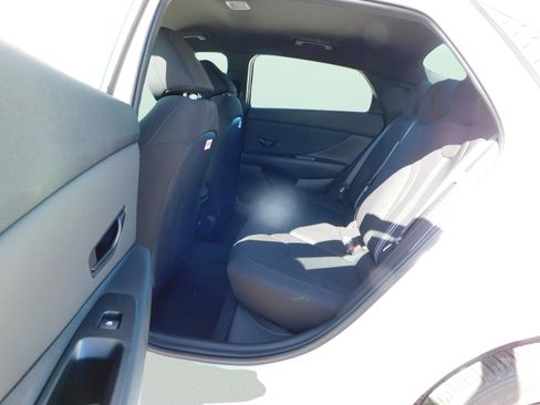 Certified 2025 Hyundai Elantra Sport FWD image 10