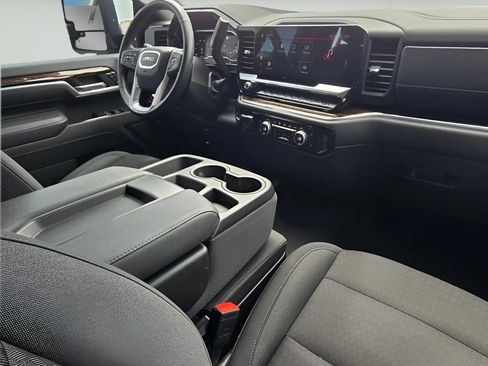 Used 2025 GMC Sierra 2500 SLE w/ SLE Value Package; AWD/4WD image 24