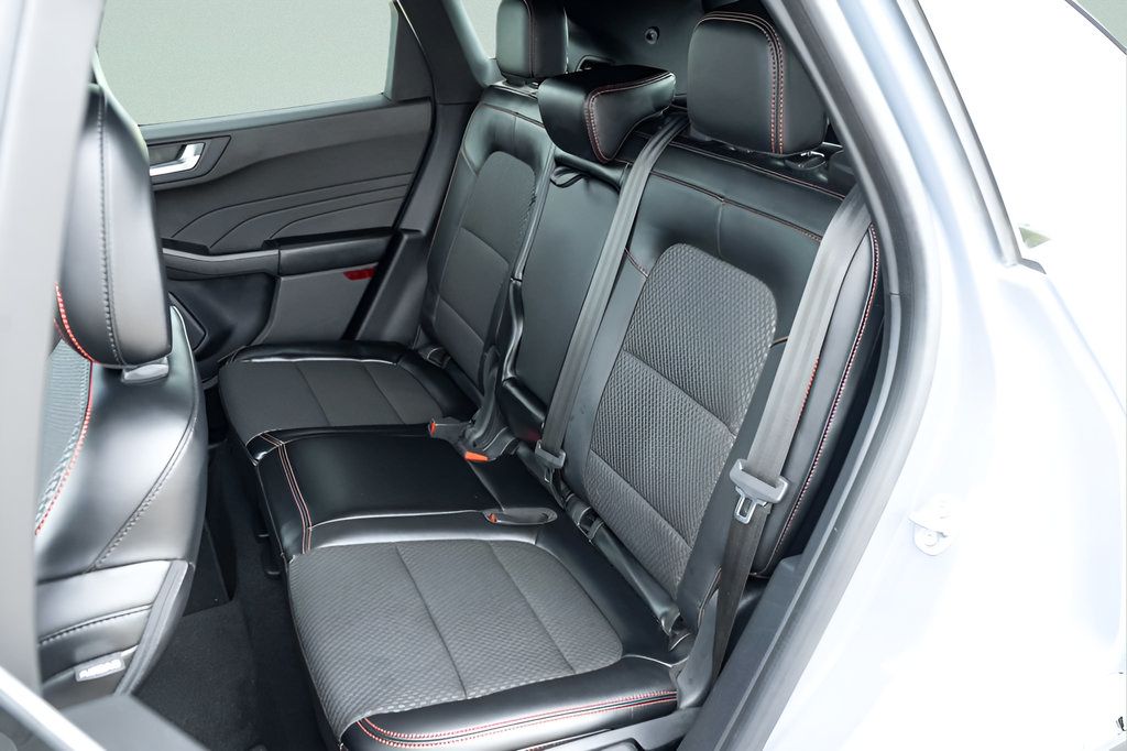 Used 2024 Ford Escape ST-Line w/ Tech Pack #1 FWD image 14