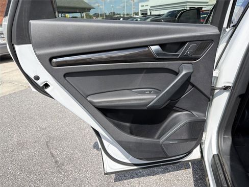Used 2019 Audi Q5 2.0T Premium Plus w/ Premium Plus Package AWD/4WD image 21