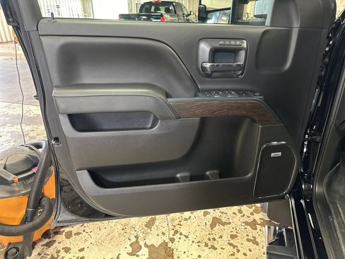 Used 2017 GMC Sierra 3500 Denali w/ Duramax Plus Package AWD/4WD image 15