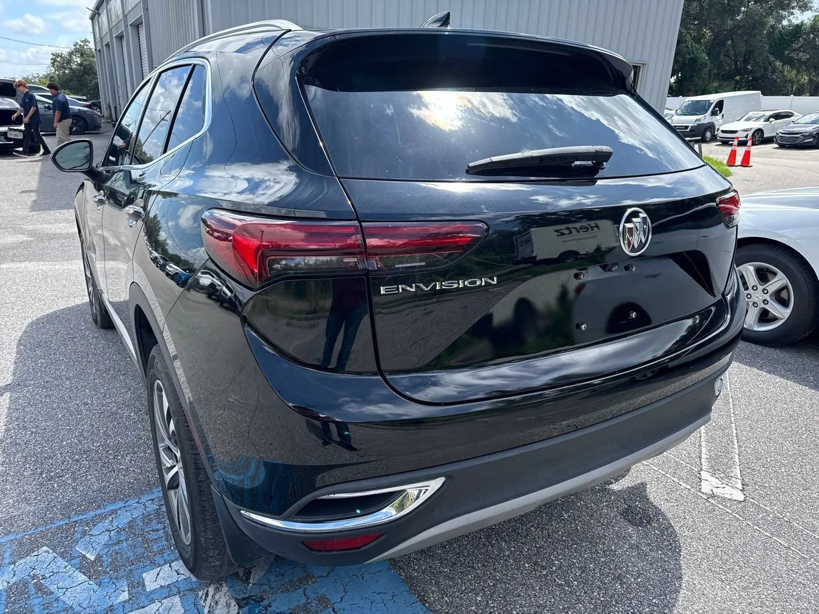 Used 2022 Buick Envision Essence w/ Safety Package FWD image 10