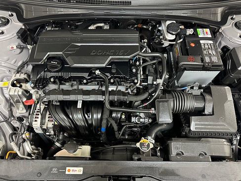 Used 2023 Hyundai Elantra SE image 15