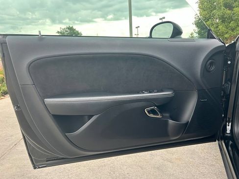 Used 2015 Dodge Challenger SRT Hellcat RWD image 21