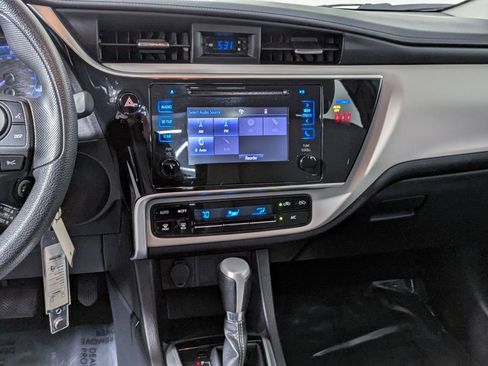 Used 2019 Toyota Corolla LE image 28