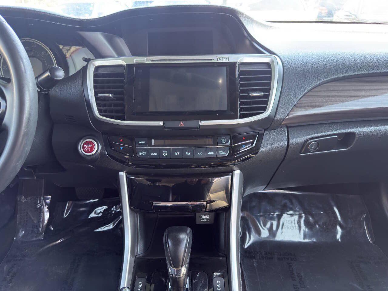 Used 2017 Honda Accord Touring image 18
