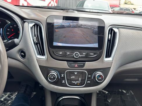 Used 2018 Chevrolet Malibu LT image 26