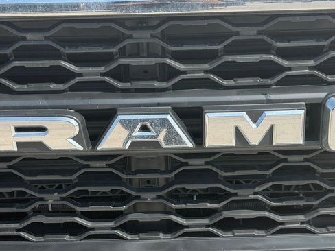 Used 2022 RAM 3500 Tradesman w/ Chrome Appearance Group AWD/4WD image 5