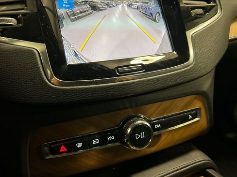Certified 2023 Volvo XC90 B6 Plus w/ Protection Package Premier AWD/4WD image 18