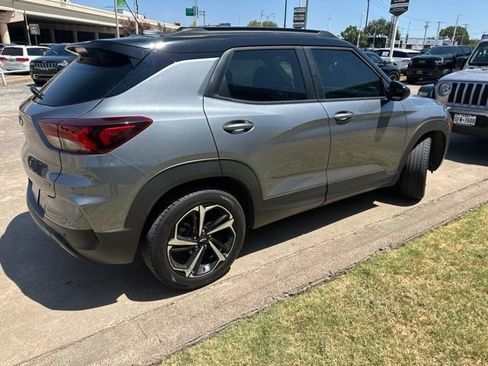 Used 2021 Chevrolet TrailBlazer RS w/ Sun and Liftgate Package FWD image 4