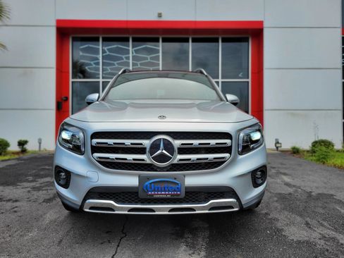 Used 2020 Mercedes-Benz GLB 250 4MATIC image 2