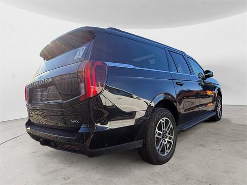 Used 2025 Ford Expedition Max Active image 3