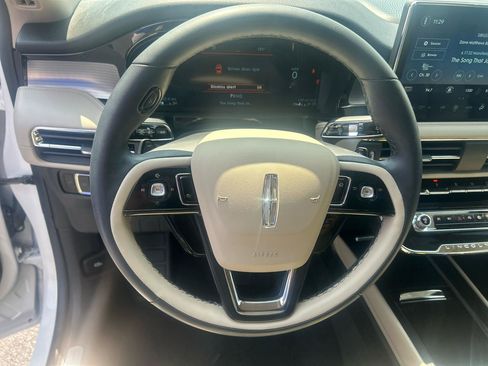 Used 2025 Lincoln Corsair FWD image 15