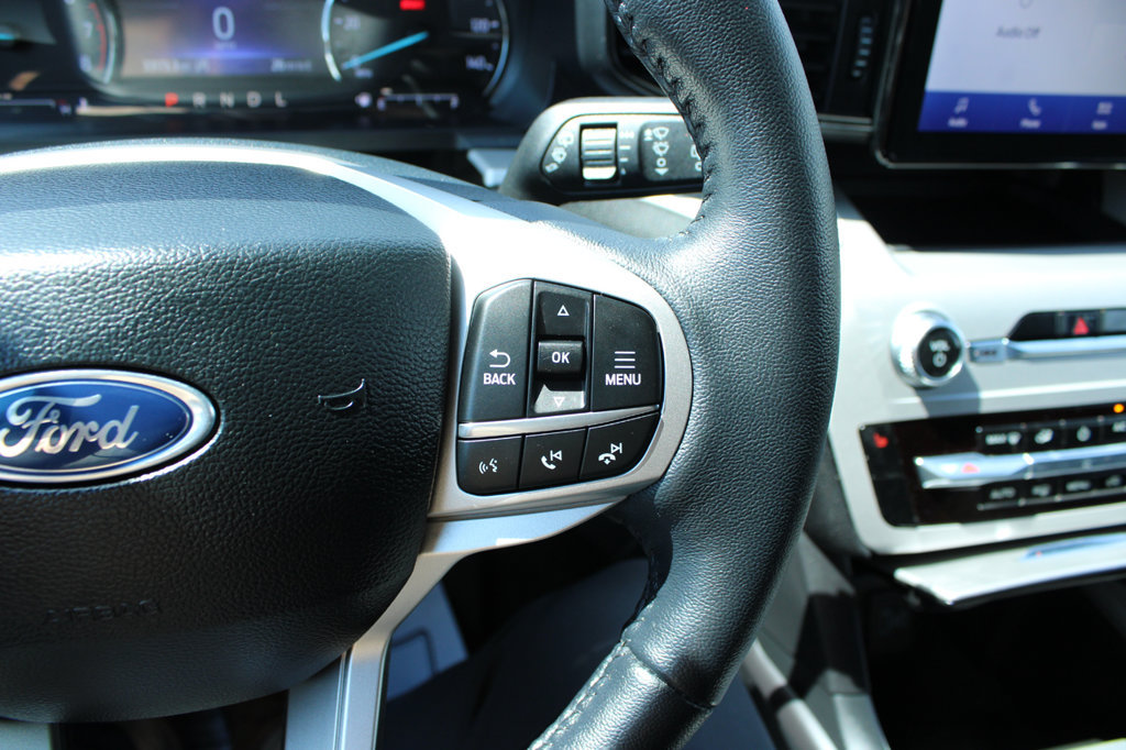 Used 2024 Ford Explorer XLT AWD/4WD image 36