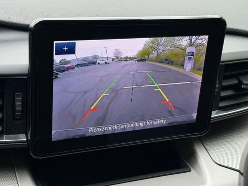 Used 2023 Ford Explorer XLT w/ Equipment Group 202A AWD/4WD image 33