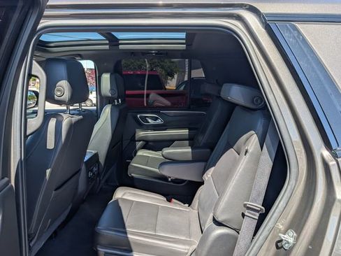 Used 2021 Chevrolet Tahoe Z71 w/ Z71 Signature Package AWD/4WD image 16