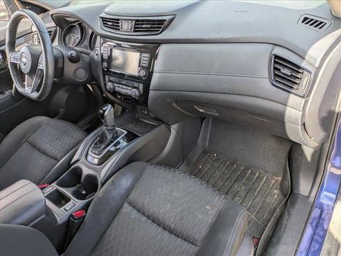 Used 2019 Nissan Rogue SV image 17