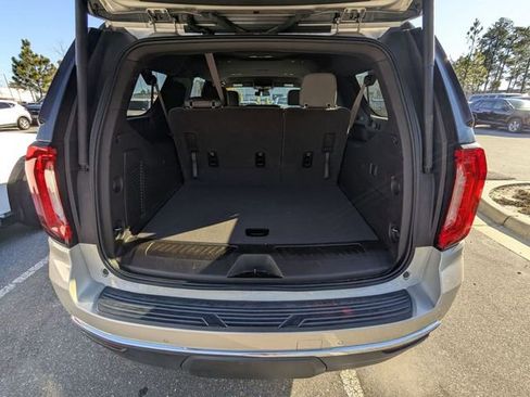 Used 2023 GMC Yukon XL SLT image 16