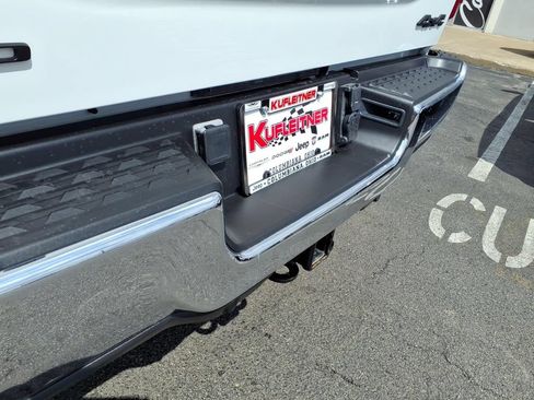 Used 2025 RAM 3500 Limited AWD/4WD image 18
