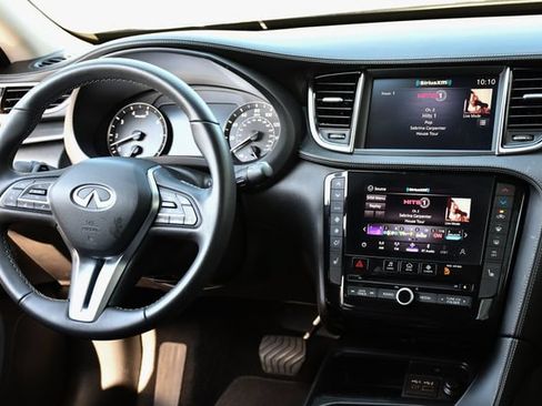 Certified 2025 INFINITI QX50 Luxe AWD/4WD image 2
