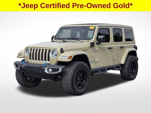 Used 2022 Jeep Wrangler Unlimited Sahara w/ Cold Weather Group AWD/4WD image 2