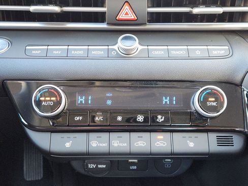 New 2026 Hyundai Elantra Limited FWD image 16