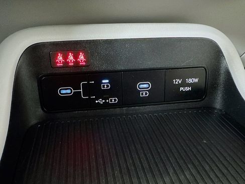 Used 2025 Hyundai Kona SE AWD/4WD image 17