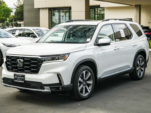Used 2024 Honda Pilot Elite image 3