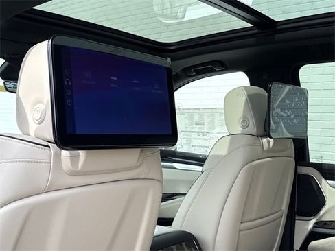 New 2026 Cadillac Escalade ESV Sport w/ LPO, ONYX Package image 6