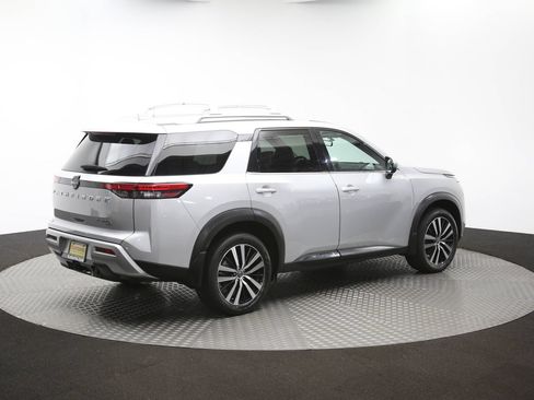 Used 2023 Nissan Pathfinder Platinum AWD/4WD image 39