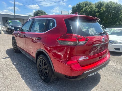 Used 2017 Nissan Rogue S FWD image 4