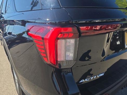 Certified 2025 Ford Explorer Active AWD/4WD image 6