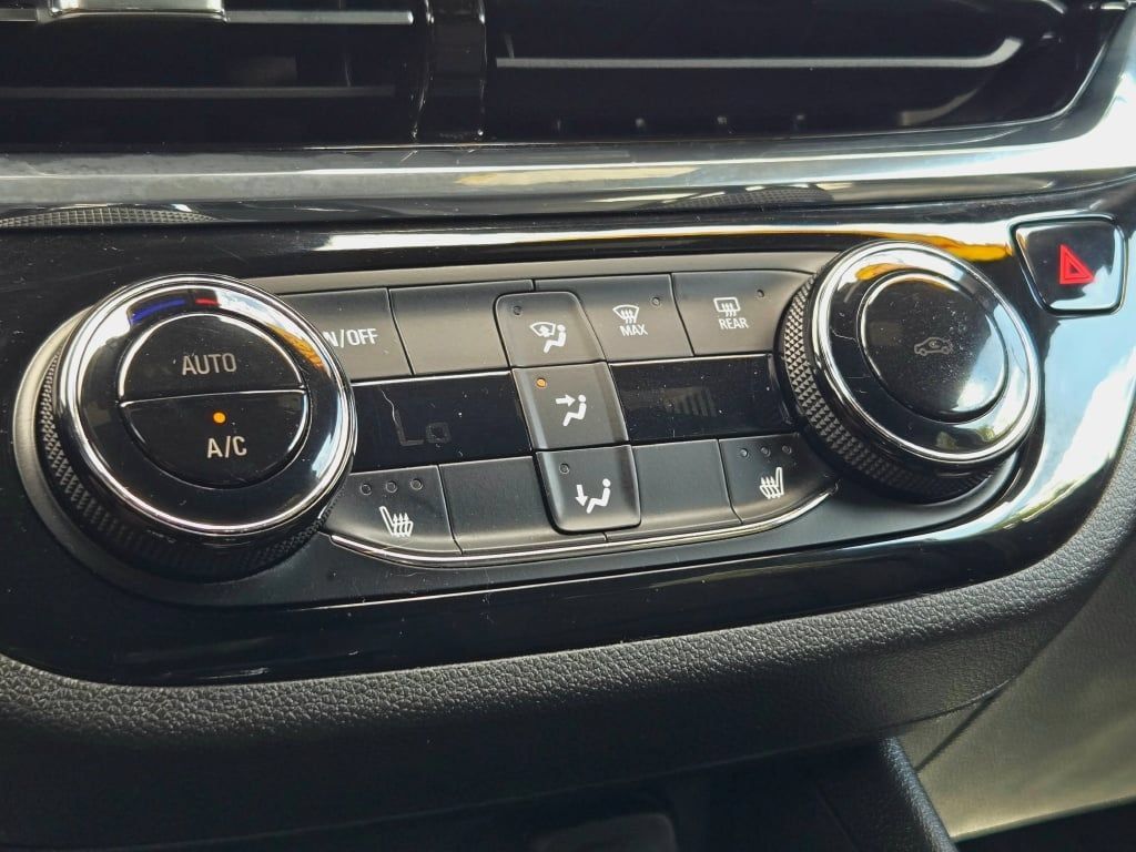 Used 2025 Buick Envista Sport Touring w/ Convenience I Package FWD image 29