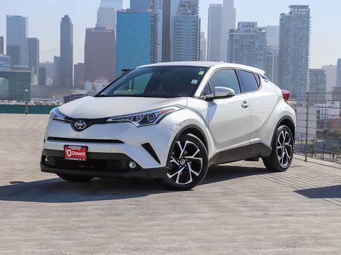 Used 2019 Toyota C-HR Limited FWD image 1
