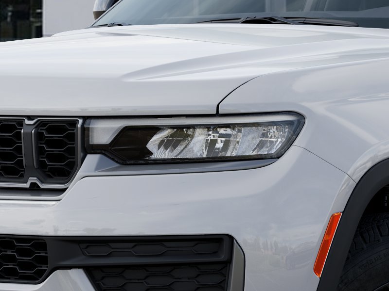 New 2026 Jeep Grand Cherokee Altitude RWD image 10
