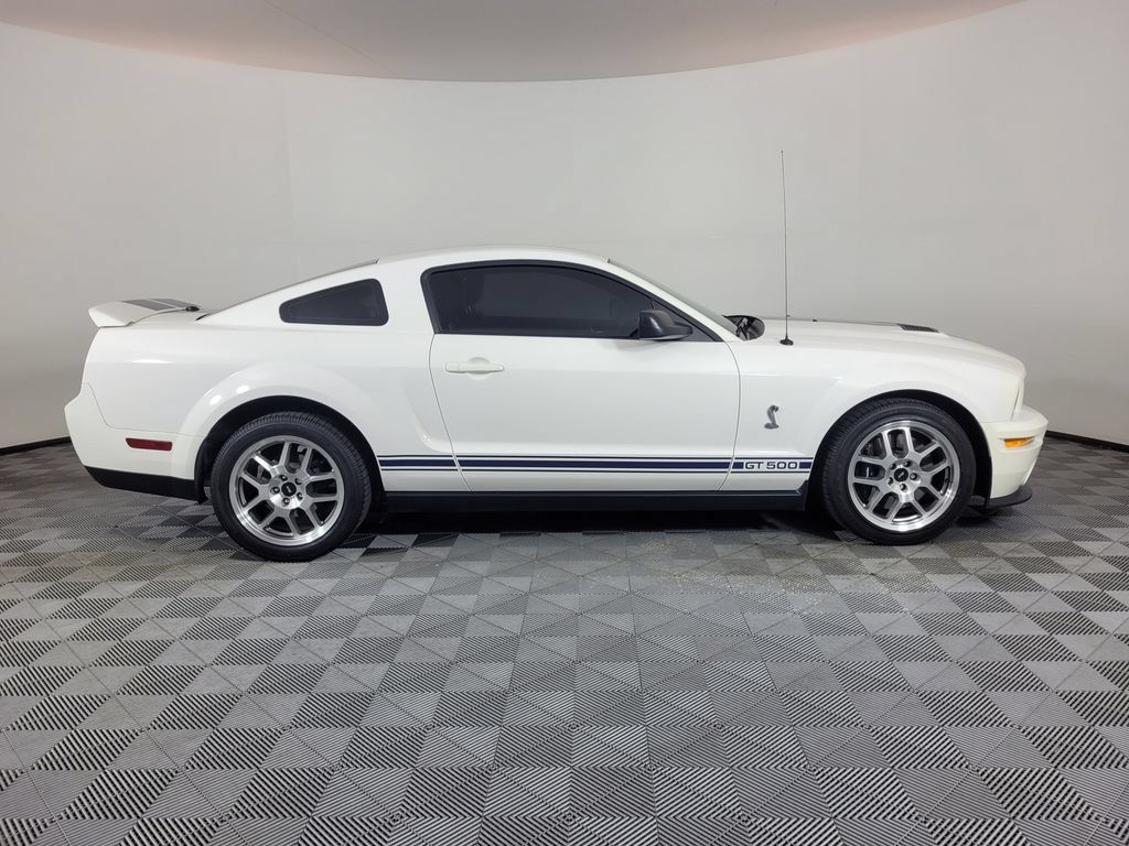 Used 2007 Ford Mustang Shelby GT500 RWD image 2