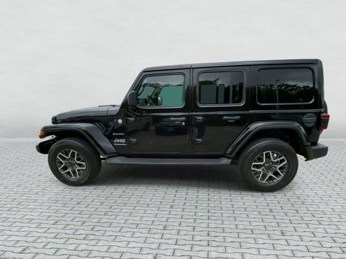 Used 2024 Jeep Wrangler Unlimited Sahara AWD/4WD image 5